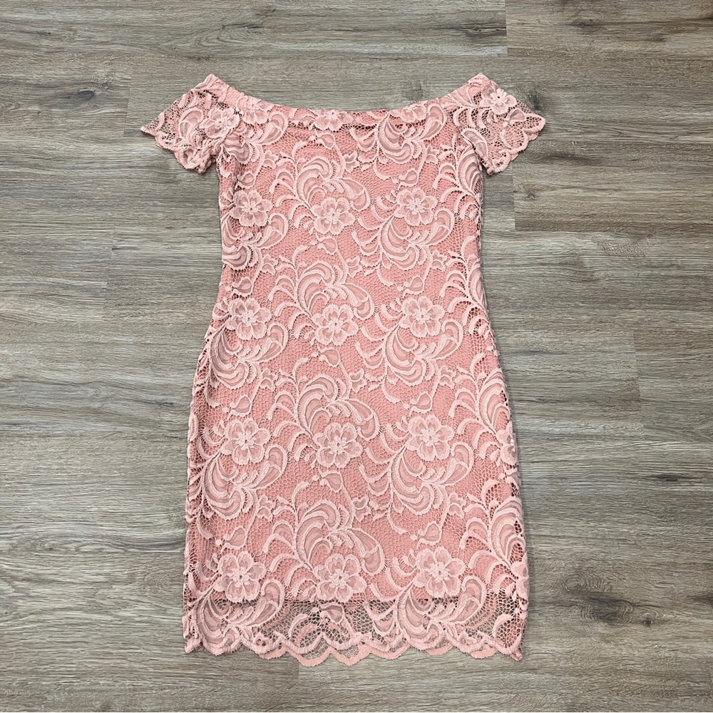 Elegant Dusty Rose Off-Shoulder Lace Mini Dress